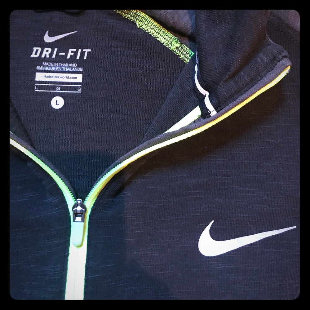 Nike Dry Fit active wear top.